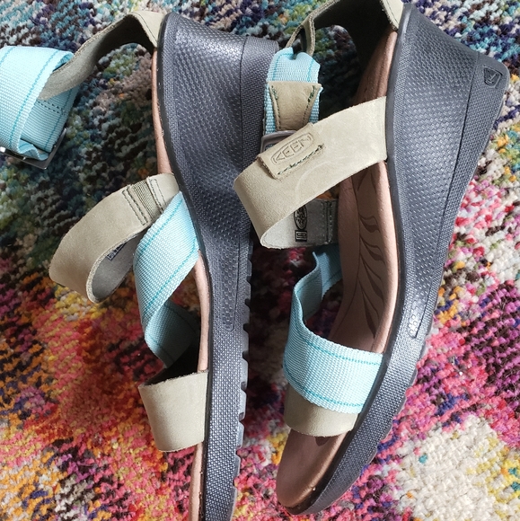 Keen like new leather upper wedge - Picture 3 of 7